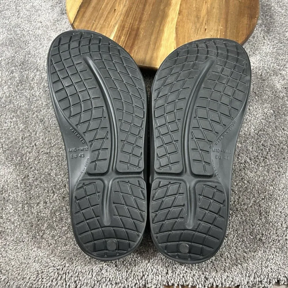 OOFOS OOahh Mens Size 10 Black Sport Sandals Recovery Gym Athletic Slides Used